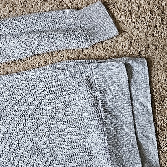 Old Navy gray knit sweater, size M - Picture 3 of 6
